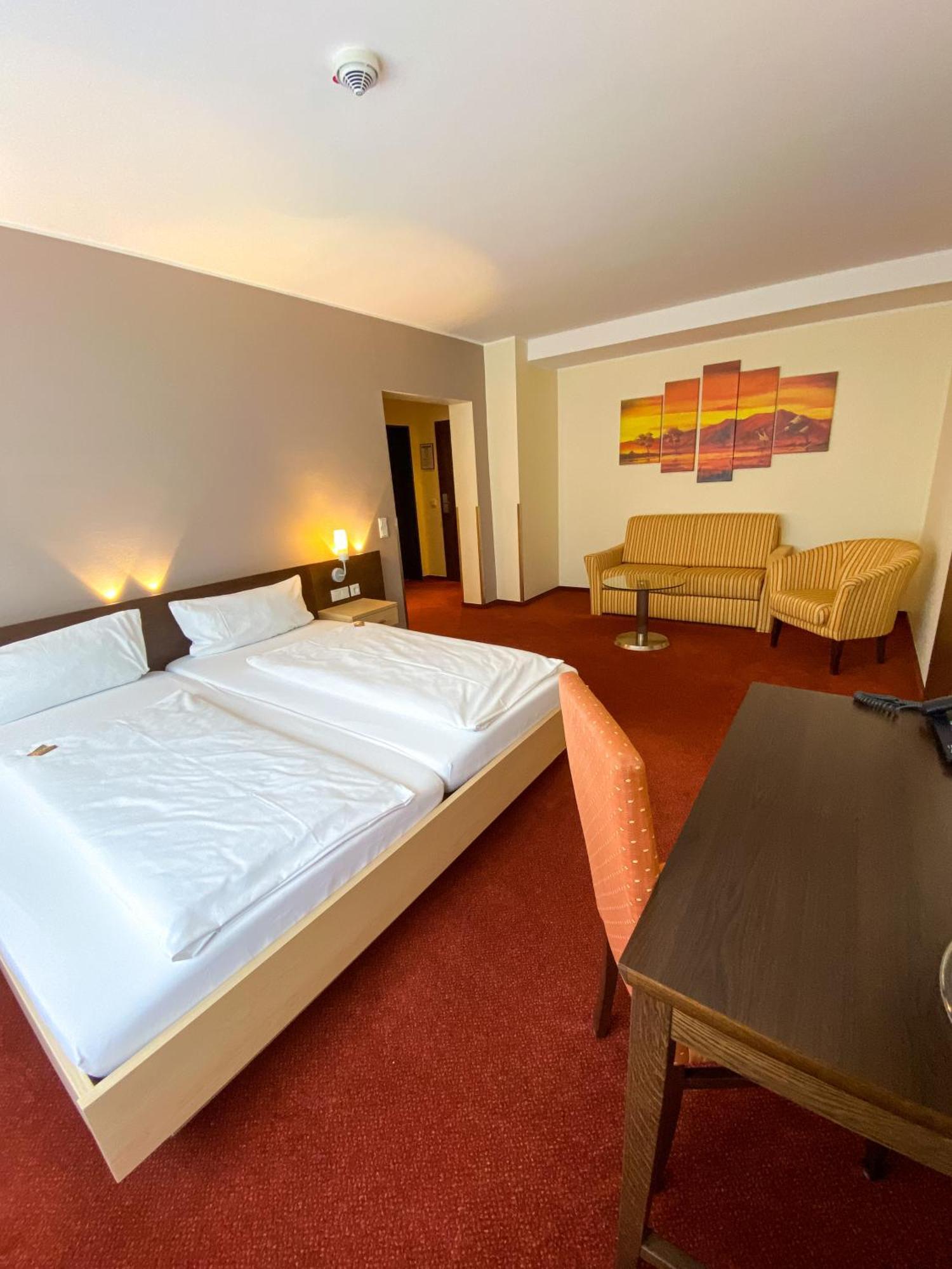 Phoenix Hotel Bergneustadt Extérieur photo