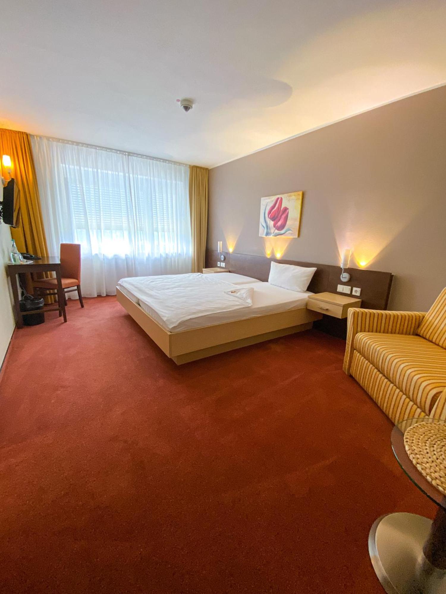 Phoenix Hotel Bergneustadt Extérieur photo