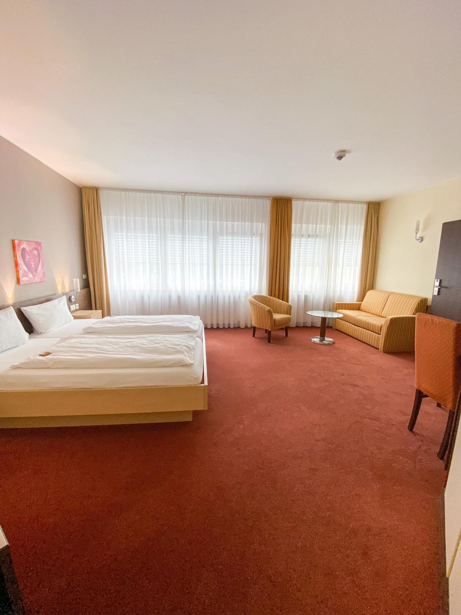 Phoenix Hotel Bergneustadt Extérieur photo