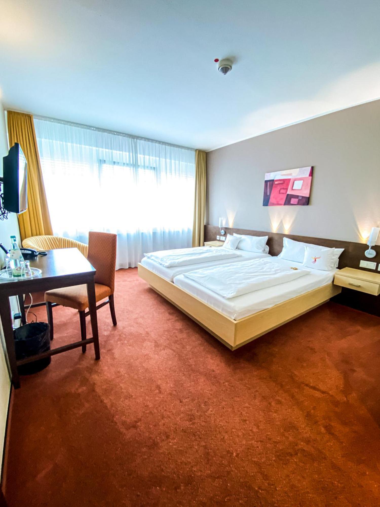 Phoenix Hotel Bergneustadt Extérieur photo