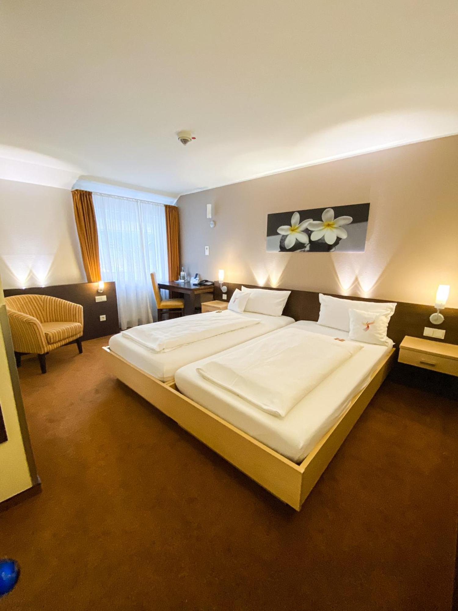 Phoenix Hotel Bergneustadt Extérieur photo