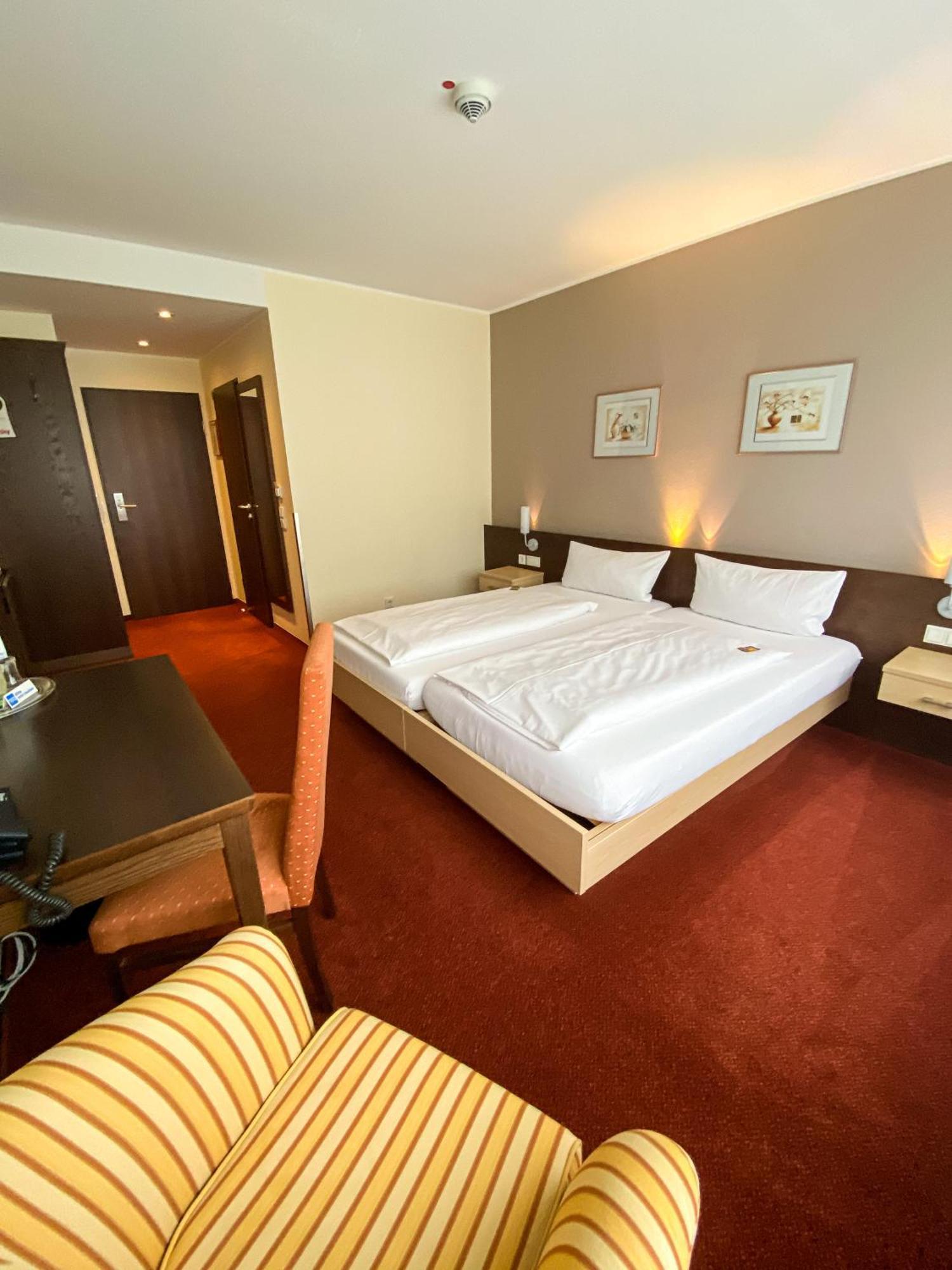 Phoenix Hotel Bergneustadt Extérieur photo