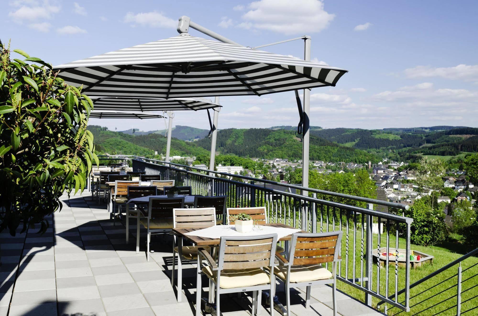 Phoenix Hotel Bergneustadt Extérieur photo