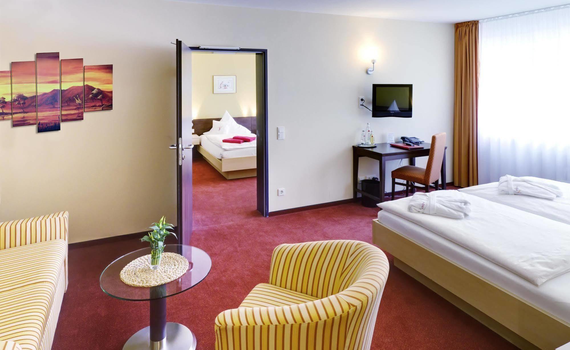 Phoenix Hotel Bergneustadt Extérieur photo