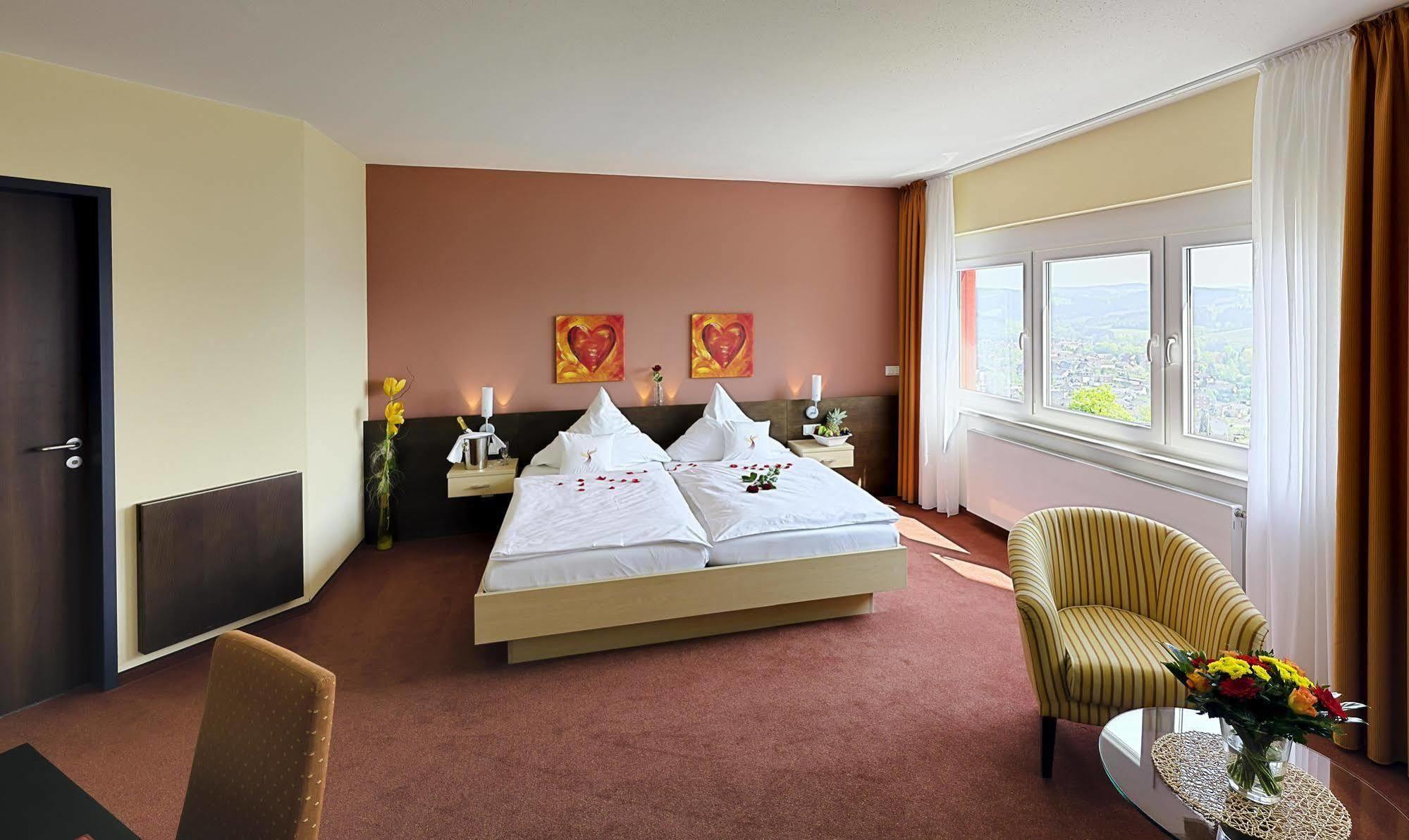 Phoenix Hotel Bergneustadt Extérieur photo